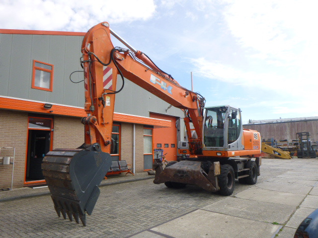 Escavadeira de rodas FIAT-KOBELCO E215W: foto 6