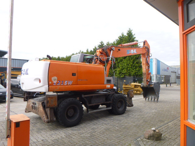 Escavadeira de rodas FIAT-KOBELCO E215W: foto 5