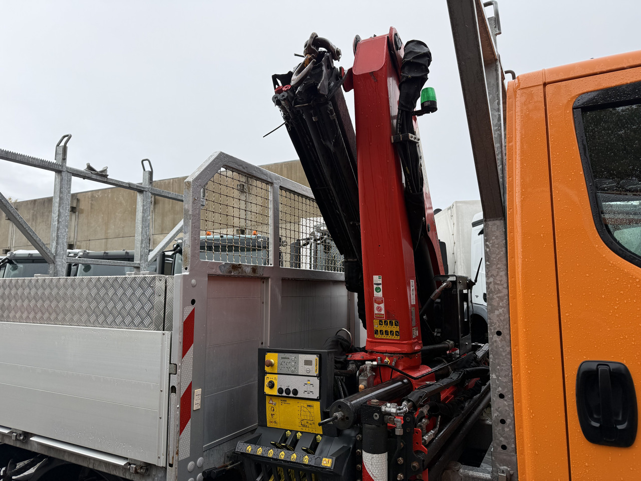 Iveco Daily 55S18W 4X4 Palfinger PK 7.501 - Camião de caixa aberta/ Plataforma, Camião grua: foto 3 Iveco Daily 55S18W 4X4 Palfinger PK 7.501 - Camião de caixa aberta/ Plataforma, Camião grua: foto 3