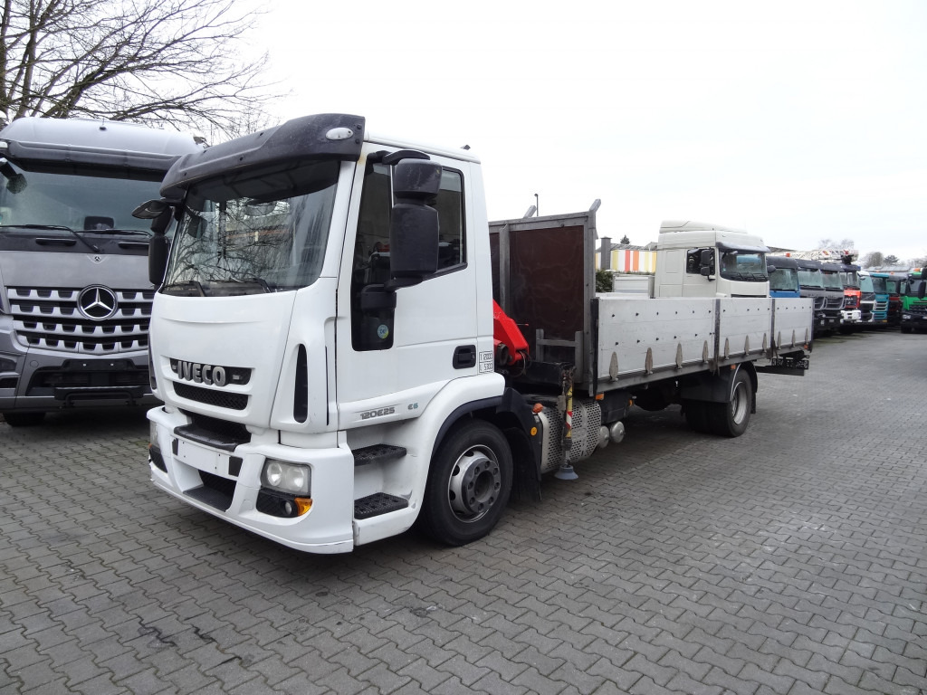 Iveco EuroCargo 120E25 Fassi F38 - Camião de caixa aberta/ Plataforma, Camião grua: foto 1 Iveco EuroCargo 120E25 Fassi F38 - Camião de caixa aberta/ Plataforma, Camião grua: foto 1