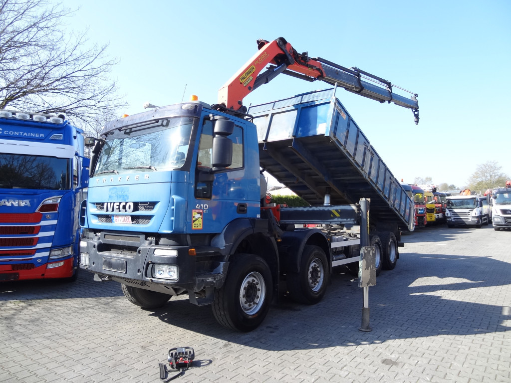 Iveco Trakker AD340T41 8X4 Kipper Kran Palfinger 23002 - Camião basculante, Camião grua: foto 1 Iveco Trakker AD340T41 8X4 Kipper Kran Palfinger 23002 - Camião basculante, Camião grua: foto 1