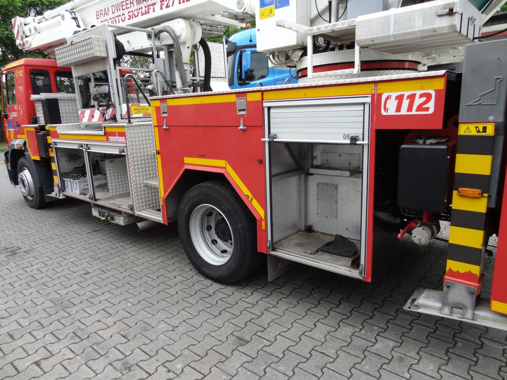MAN L2000 18.284 Feuerwehr Bronto Skylift 27 Meter - Caminhão com plataforma aérea: foto 4 MAN L2000 18.284 Feuerwehr Bronto Skylift 27 Meter - Caminhão com plataforma aérea: foto 4