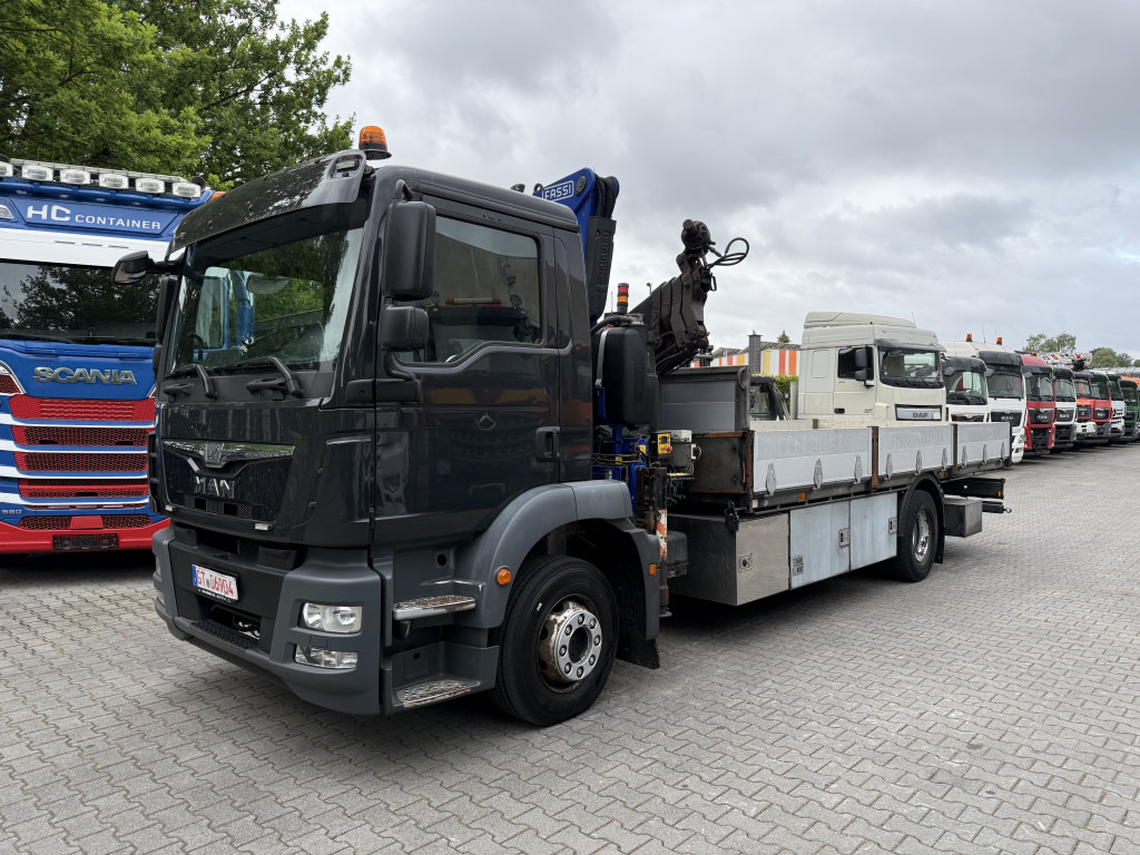 MAN TGM 15.250 Kran Fassi F150 - Camião de caixa aberta/ Plataforma, Camião grua: foto 1 MAN TGM 15.250 Kran Fassi F150 - Camião de caixa aberta/ Plataforma, Camião grua: foto 1