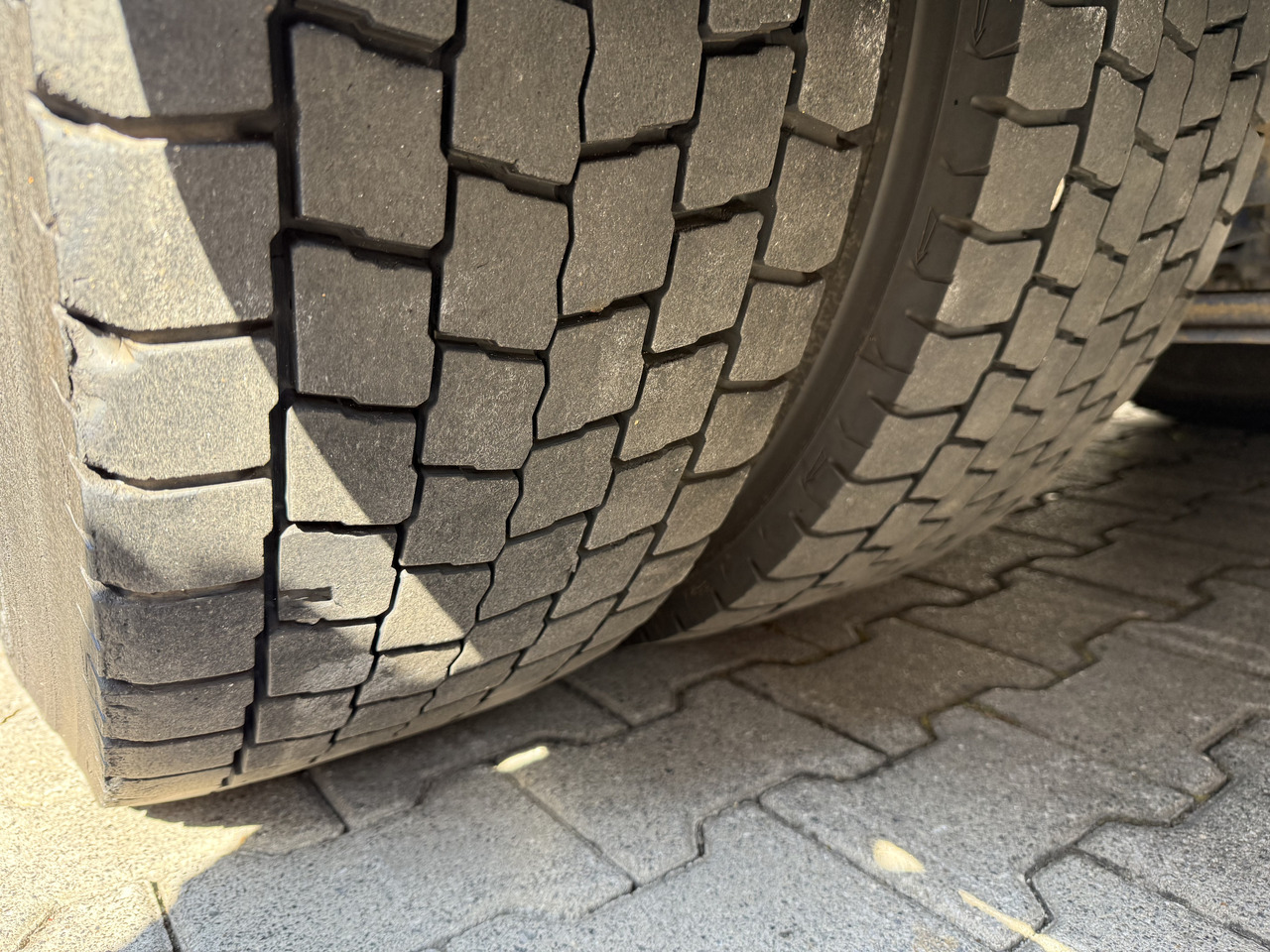 MAN TGX 26.440 6X2 Palfinger PK42502 - Camião grua, Camião de caixa aberta/ Plataforma: foto 5 MAN TGX 26.440 6X2 Palfinger PK42502 - Camião grua, Camião de caixa aberta/ Plataforma: foto 5