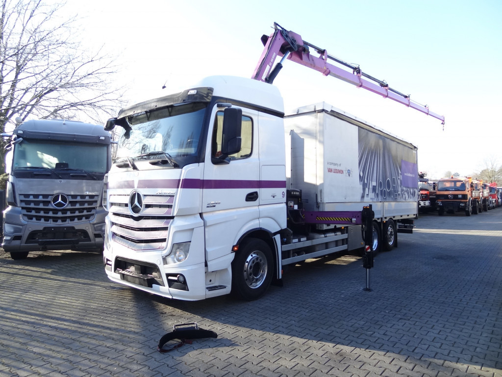 Mercedes-Benz Actros 2545 6X2 HIAB 166 bis 19 Meter - Camião grua, Camião de lona: foto 1 Mercedes-Benz Actros 2545 6X2 HIAB 166 bis 19 Meter - Camião grua, Camião de lona: foto 1