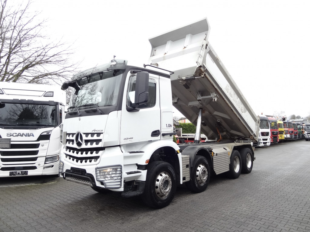 Mercedes-Benz Arocs 3245 K 8X4 - Camião basculante: foto 1 Mercedes-Benz Arocs 3245 K 8X4 - Camião basculante: foto 1