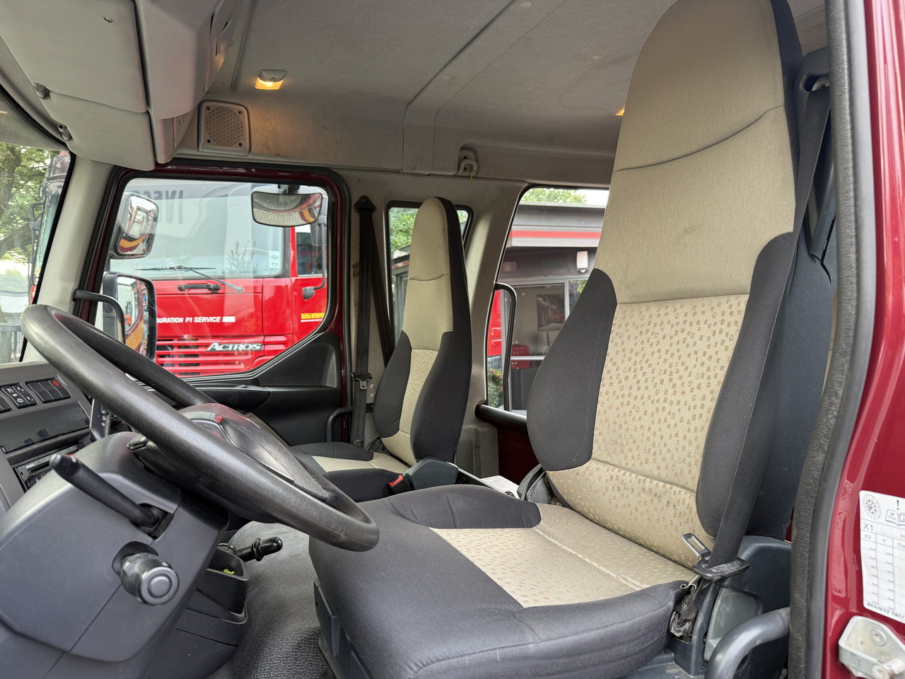 Renault Midlum 180.10 DoKa - Camião furgão: foto 5 Renault Midlum 180.10 DoKa - Camião furgão: foto 5