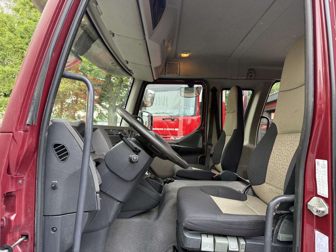 Renault Midlum 180.10 DoKa - Camião furgão: foto 4 Renault Midlum 180.10 DoKa - Camião furgão: foto 4