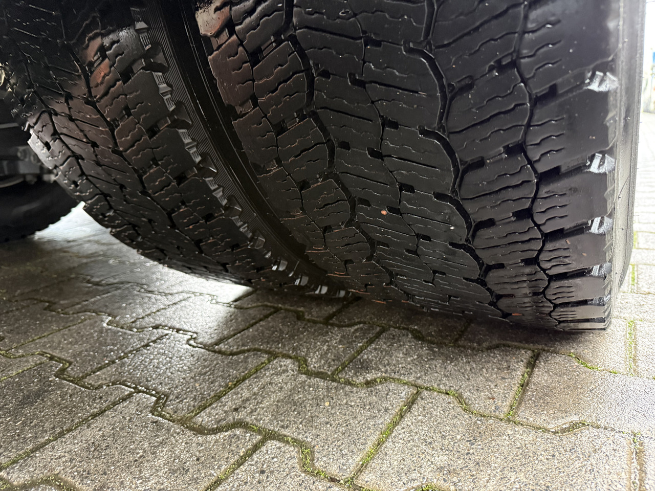 Scania P280 4X2 - Camião furgão: foto 2 Scania P280 4X2 - Camião furgão: foto 2