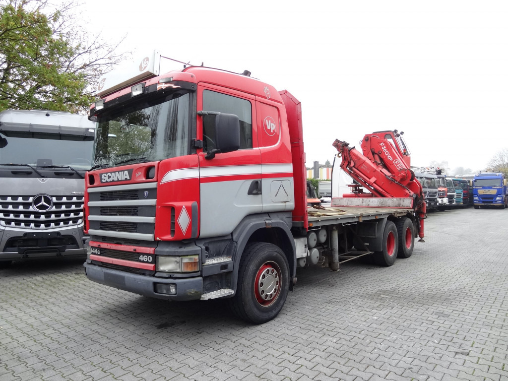 Scania R144 460 6X4 Fassi 360 bis 25 Meter - Camião grua, Camião de caixa aberta/ Plataforma: foto 1 Scania R144 460 6X4 Fassi 360 bis 25 Meter - Camião grua, Camião de caixa aberta/ Plataforma: foto 1