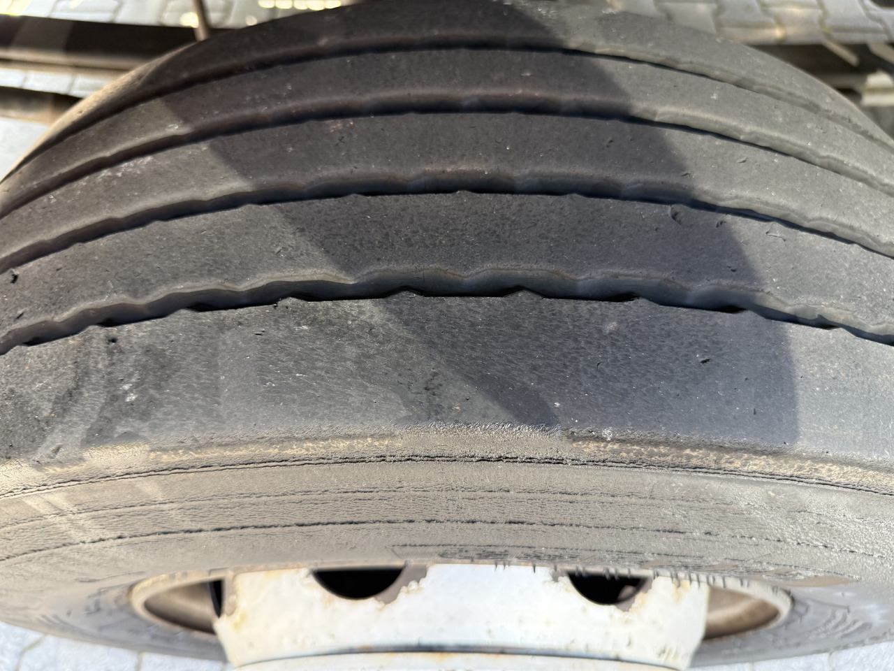 Daf LF 220.13 Kran Hiab 111 E-3 HiDuo - Tractor: foto 4 Daf LF 220.13 Kran Hiab 111 E-3 HiDuo - Tractor: foto 4