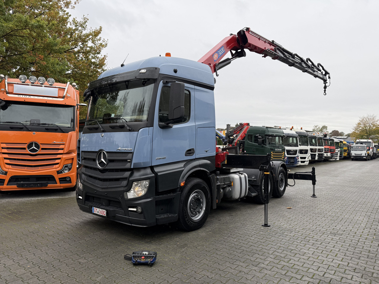 Mercedes-Benz Actros 2548 LS 6X2 Kran HMF 3220 bis 16 Meter - Tractor: foto 1 Mercedes-Benz Actros 2548 LS 6X2 Kran HMF 3220 bis 16 Meter - Tractor: foto 1