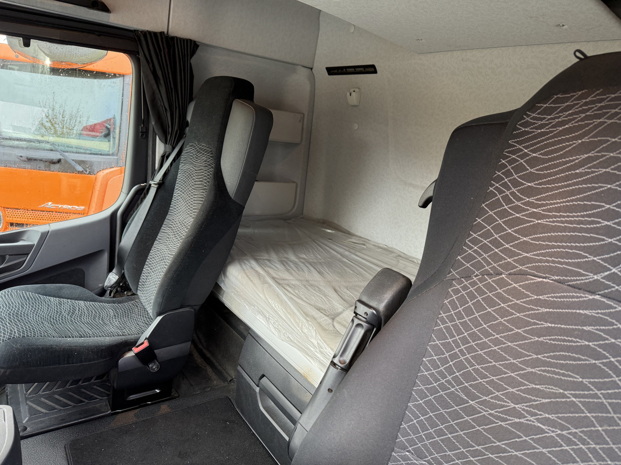 Mercedes-Benz Arocs 2653 6X4 Kran Kesla 2124L - Tractor: foto 4 Mercedes-Benz Arocs 2653 6X4 Kran Kesla 2124L - Tractor: foto 4