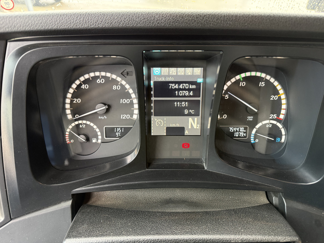 Mercedes-Benz Arocs 2653 6X4 Kran Kesla 2124L - Tractor: foto 3 Mercedes-Benz Arocs 2653 6X4 Kran Kesla 2124L - Tractor: foto 3