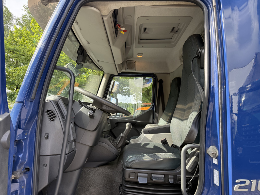 Volvo FL210 14 Tonner - Camião de lona: foto 4 Volvo FL210 14 Tonner - Camião de lona: foto 4