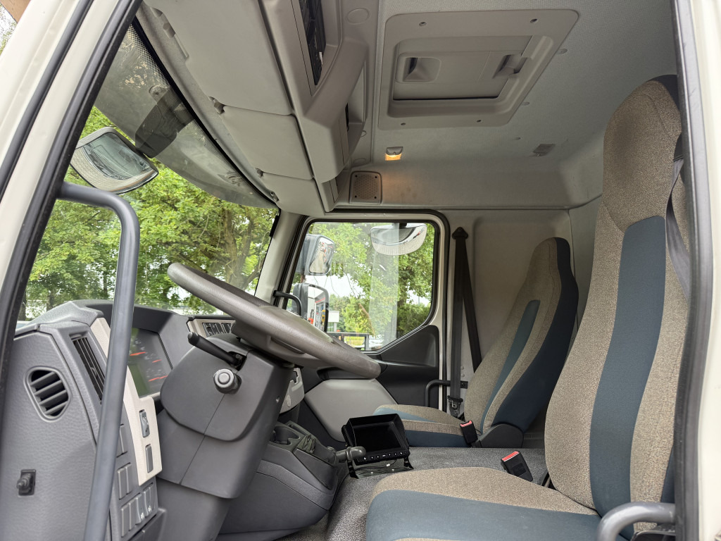 Volvo FL250.16 HMF 875 K3 - Camião de caixa aberta/ Plataforma, Camião grua: foto 4 Volvo FL250.16 HMF 875 K3 - Camião de caixa aberta/ Plataforma, Camião grua: foto 4