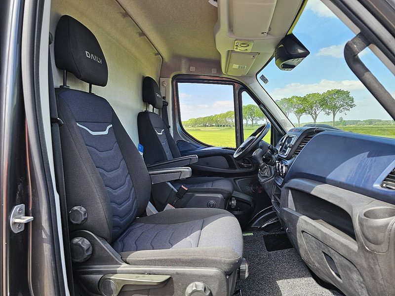 Furgão Iveco Daily 35S18 3.0 AUT. L2H2 LED: foto 7