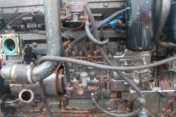 Motor por Equipamento industrial Komatsu SD140 / EM665A-A: foto 10