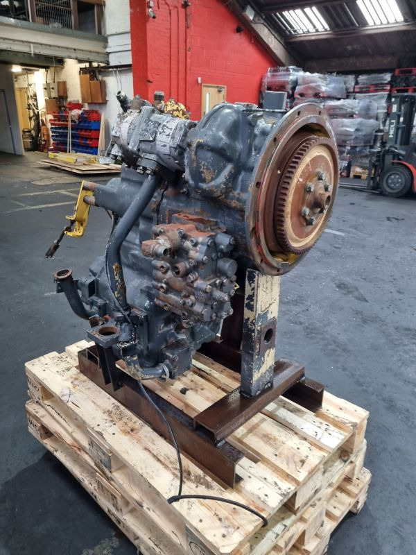 Komatsu WA320-3 Gearbox (Plant) - Caixa de velocidade por Máquina de construção: foto 1 Komatsu WA320-3 Gearbox (Plant) - Caixa de velocidade por Máquina de construção: foto 1