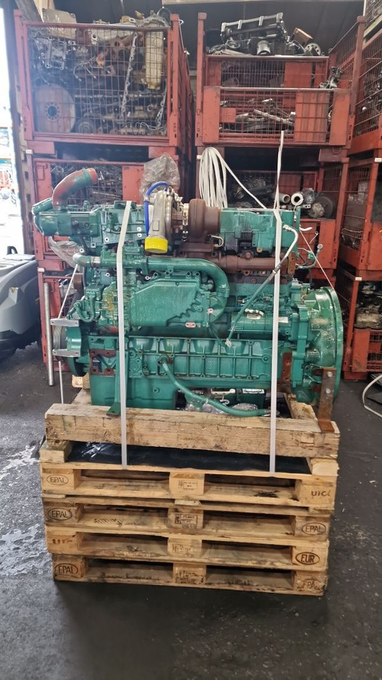 Volvo D8J Engine – In Process of Recon (Plant) - Motor por Máquina de construção: foto 1 Volvo D8J Engine – In Process of Recon (Plant) - Motor por Máquina de construção: foto 1