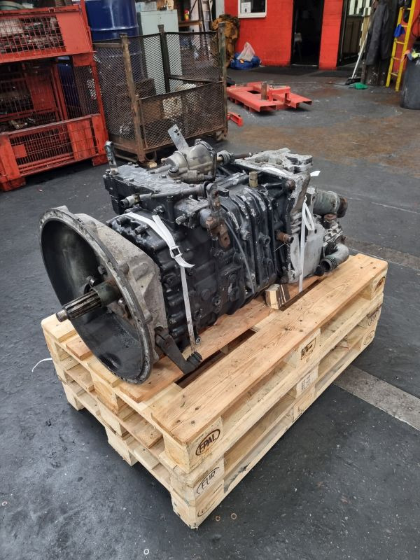 ZF 6S85 with voith Retarder Gearbox - Caixa de velocidade: foto 1 ZF 6S85 with voith Retarder Gearbox - Caixa de velocidade: foto 1