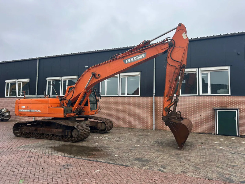 Doosan DX255LC - Escavadora de rastos: foto 4 Doosan DX255LC - Escavadora de rastos: foto 4