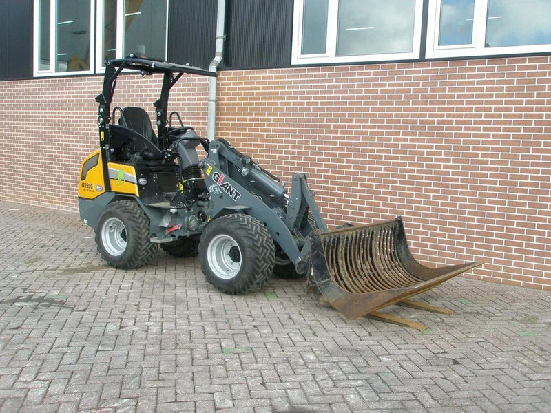 Giant G2200E - Mini pá carregadora de rastos: foto 4 Giant G2200E - Mini pá carregadora de rastos: foto 4