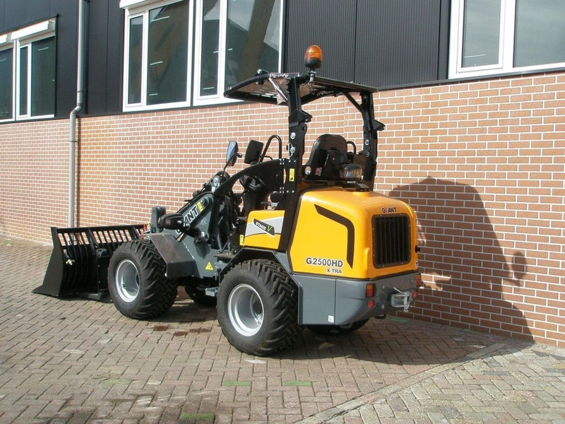Giant G2500 - Mini pá carregadora de rastos: foto 2 Giant G2500 - Mini pá carregadora de rastos: foto 2