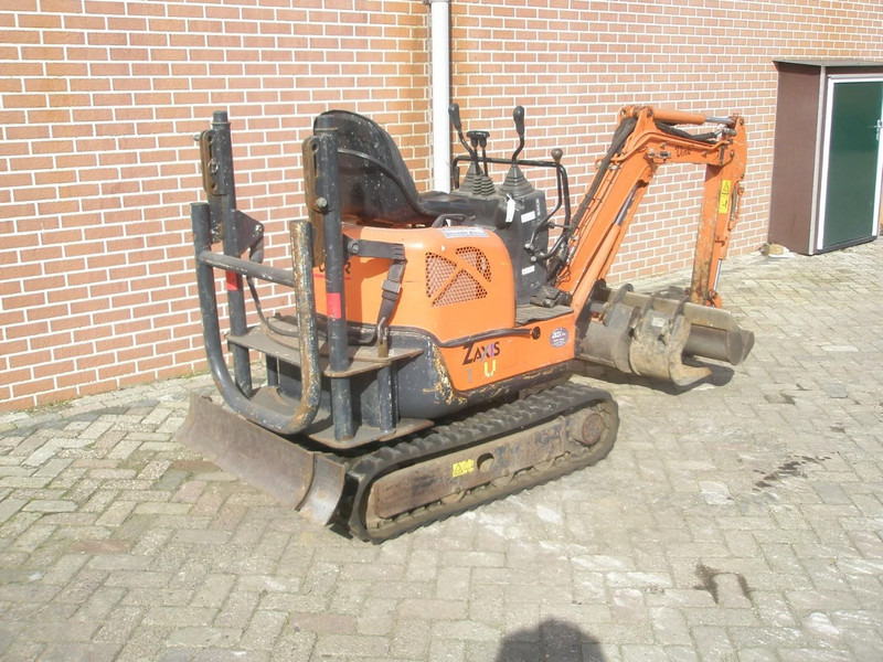 Hitachi ZX10U-2 - Mini escavadeira: foto 2 Hitachi ZX10U-2 - Mini escavadeira: foto 2