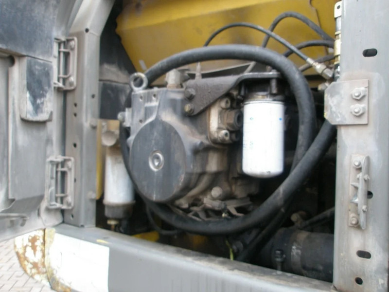 Komatsu PC 210LC-8 - Escavadora de rastos: foto 5 Komatsu PC 210LC-8 - Escavadora de rastos: foto 5