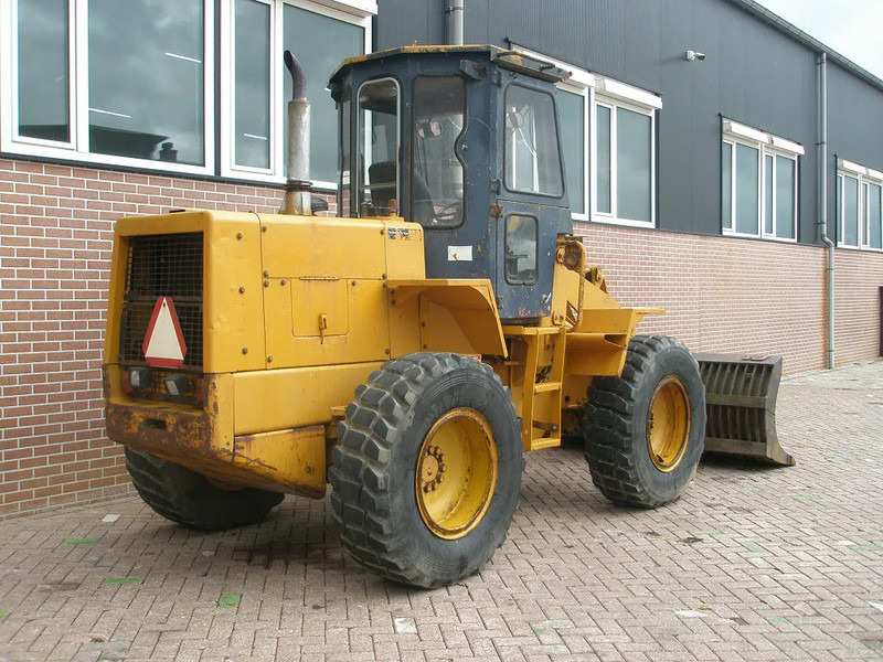 Komatsu W40-2 - Pá carregadora de rodas: foto 3 Komatsu W40-2 - Pá carregadora de rodas: foto 3