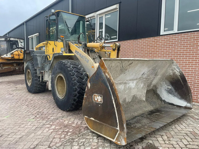 Komatsu WA250-5 - Pá carregadora de rodas: foto 2 Komatsu WA250-5 - Pá carregadora de rodas: foto 2