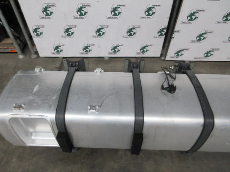 DAF 1944801 DIESEL TANK DAF XF CF MODEL 2021 845 LITER INHOUD - Tanque de combustível por Camião: foto 2 DAF 1944801 DIESEL TANK DAF XF CF MODEL 2021 845 LITER INHOUD - Tanque de combustível por Camião: foto 2