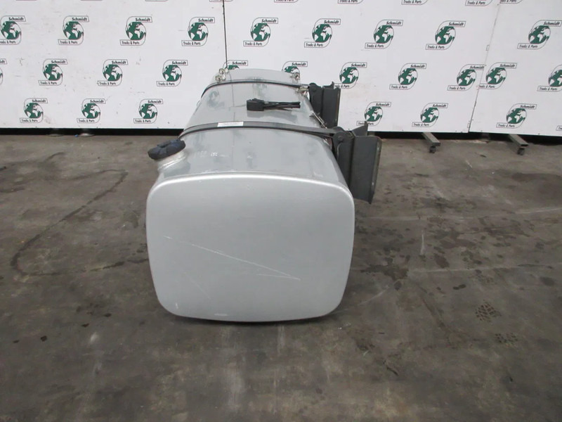 DAF 1945569 DIELESTANK 690 LITER DAF XF CF EURO 6 - Tanque de combustível por Camião: foto 2 DAF 1945569 DIELESTANK 690 LITER DAF XF CF EURO 6 - Tanque de combustível por Camião: foto 2