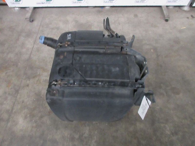 DAF 2036119 AD BLUE TANK DAF CF 450 EURO 6 // 130 LITER MODEL 2020 - Tanque de combustível por Camião: foto 5 DAF 2036119 AD BLUE TANK DAF CF 450 EURO 6 // 130 LITER MODEL 2020 - Tanque de combustível por Camião: foto 5