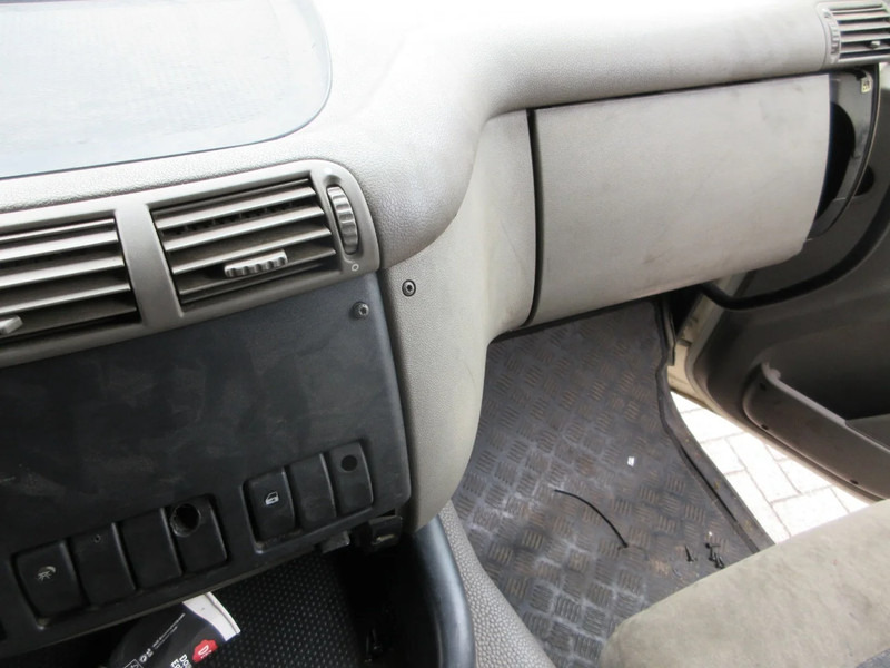 Cabine e interior por Camião DAF DAF CF 75 DAGCABINE MODEL EURO 5: foto 15 Cabine e interior por Camião DAF DAF CF 75 DAGCABINE MODEL EURO 5: foto 15