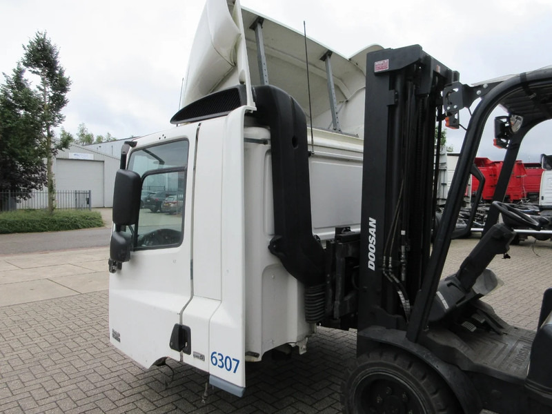 Cabine e interior por Camião DAF DAF CF 75 DAGCABINE MODEL EURO 5: foto 7 Cabine e interior por Camião DAF DAF CF 75 DAGCABINE MODEL EURO 5: foto 7