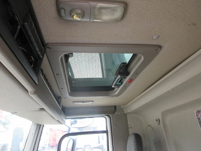 Cabine e interior por Camião DAF DAF CF 75 DAGCABINE MODEL EURO 5: foto 13 Cabine e interior por Camião DAF DAF CF 75 DAGCABINE MODEL EURO 5: foto 13