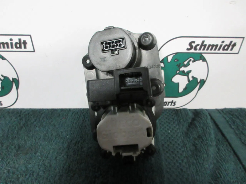 Iveco 5802434228 CONTACTSLOT IVECO S WAY EURO 6 - Sistema elétrico por Camião: foto 2 Iveco 5802434228 CONTACTSLOT IVECO S WAY EURO 6 - Sistema elétrico por Camião: foto 2