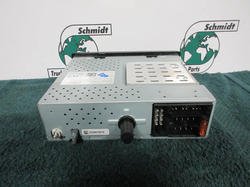 Iveco 5802566421 RADIO IVECO S WAY EURO 6 - Sistema elétrico por Camião: foto 4 Iveco 5802566421 RADIO IVECO S WAY EURO 6 - Sistema elétrico por Camião: foto 4