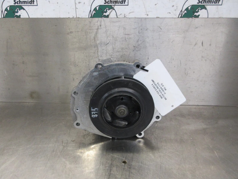 MAN 51.06500-7131 WATERPOMP MAN TGX 18.510 EURO 6 - Motor e peças por Camião: foto 5 MAN 51.06500-7131 WATERPOMP MAN TGX 18.510 EURO 6 - Motor e peças por Camião: foto 5