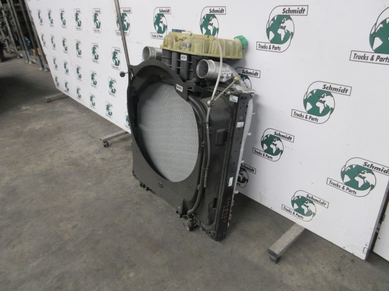 MAN 81.06100-6936/81.06130-0243 NIEUWE RADIATEUR MODEL 2022 - Radiador por Camião: foto 5 MAN 81.06100-6936/81.06130-0243 NIEUWE RADIATEUR MODEL 2022 - Radiador por Camião: foto 5