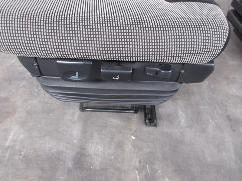 Banco por Camião MAN 81.62307-6531//81.62307-6529//81.62307-6562//81.62307-6558 STOELEN SET: foto 8