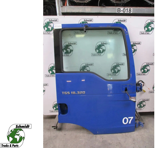 MAN 81.62600-4132 DEUR TGS RECHTS - Porta e peças por Camião: foto 1 MAN 81.62600-4132 DEUR TGS RECHTS - Porta e peças por Camião: foto 1