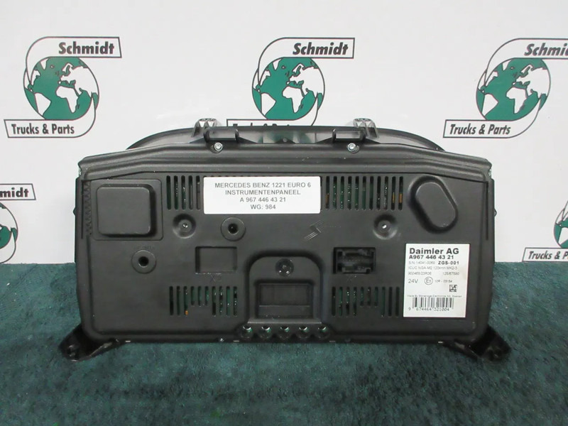 Mercedes-Benz A 967 446 43 21//A 967 446 51 21 INSTRUMENTENPANEEL MERCEDES BENZ 1221 EURO 6 - Painel de instrumentos por Camião: foto 2 Mercedes-Benz A 967 446 43 21//A 967 446 51 21 INSTRUMENTENPANEEL MERCEDES BENZ 1221 EURO 6 - Painel de instrumentos por Camião: foto 2