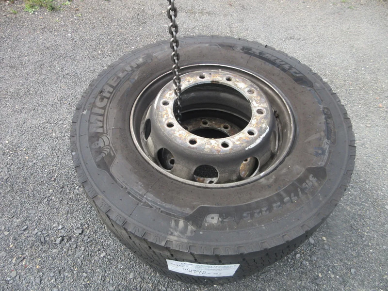 Michelin 315/70R22.5 // 2 X ACHTER BAND MET STAAL WIEL - Pneu por Camião: foto 2 Michelin 315/70R22.5 // 2 X ACHTER BAND MET STAAL WIEL - Pneu por Camião: foto 2