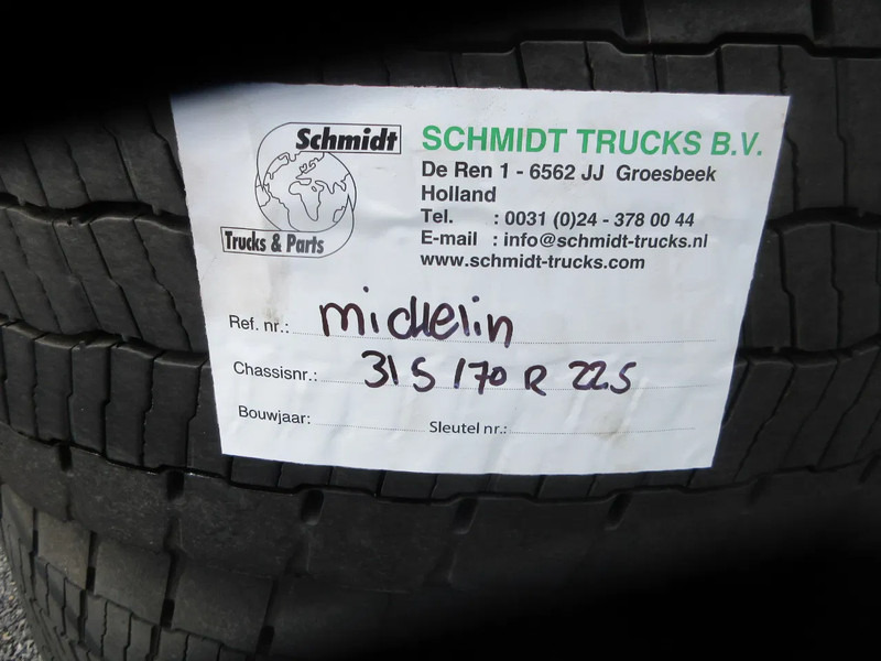 Michelin 315/70R22.5 // 2 X ACHTER BAND MET STAAL WIEL - Pneu por Camião: foto 5 Michelin 315/70R22.5 // 2 X ACHTER BAND MET STAAL WIEL - Pneu por Camião: foto 5