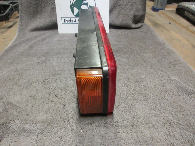 Scania 1498102 ACHTERLAMP SCANIA R SERIE MODEL EURO 5 - Farol traseiros por Camião: foto 4 Scania 1498102 ACHTERLAMP SCANIA R SERIE MODEL EURO 5 - Farol traseiros por Camião: foto 4