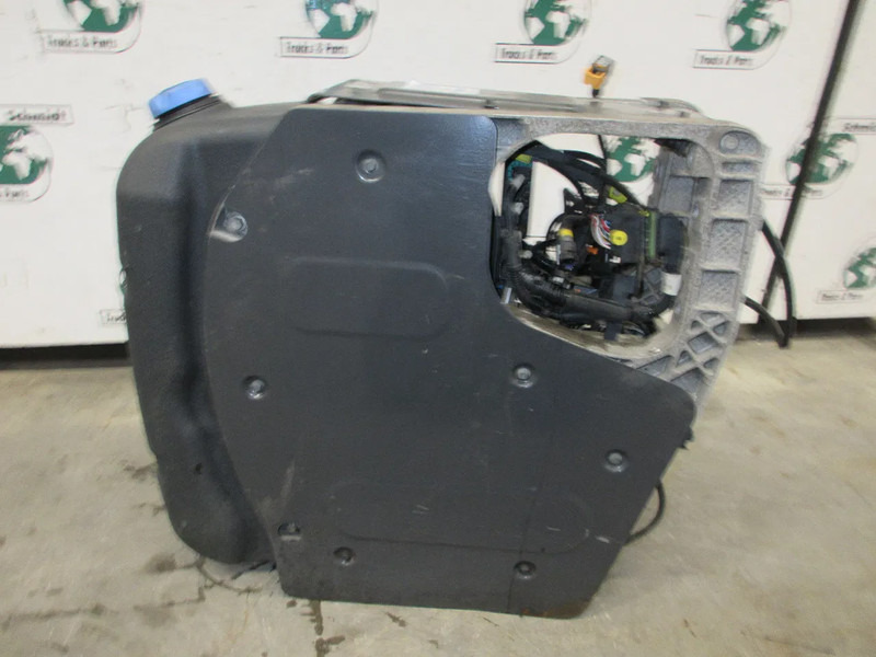 Volvo 23225656 // 24047642 AD BLUE TANK VOLVO FM 330 EURO 6 MODEL 2023 - Tanque de combustível por Camião: foto 4 Volvo 23225656 // 24047642 AD BLUE TANK VOLVO FM 330 EURO 6 MODEL 2023 - Tanque de combustível por Camião: foto 4