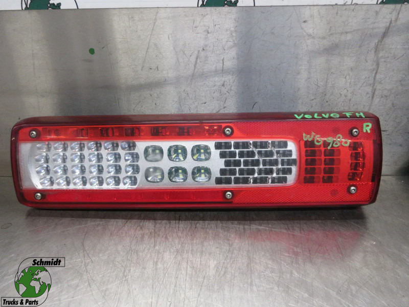 Volvo 84195505 ACHTERLAMP VOLVO FH500 LINKS EURO 6 MODEL 2020 - Farol traseiros por Camião: foto 1 Volvo 84195505 ACHTERLAMP VOLVO FH500 LINKS EURO 6 MODEL 2020 - Farol traseiros por Camião: foto 1
